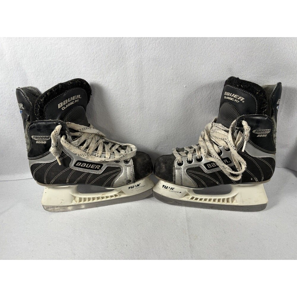BAUER Supreme 2090 Skates Junior Size 2.5D Used But Still Has Life Left In Them